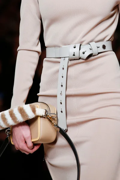 Look 33